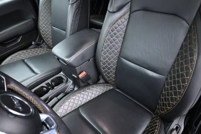 Used 2023 Black Clearcoat Jeep High Altitude image 18