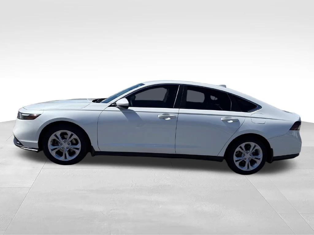 Used 2025 White Honda LX image 2