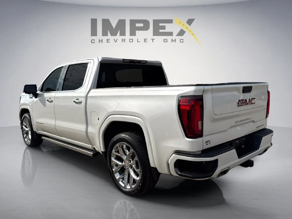 Used 2022 WHITE FROST TRICOAT GMC Denali image 3
