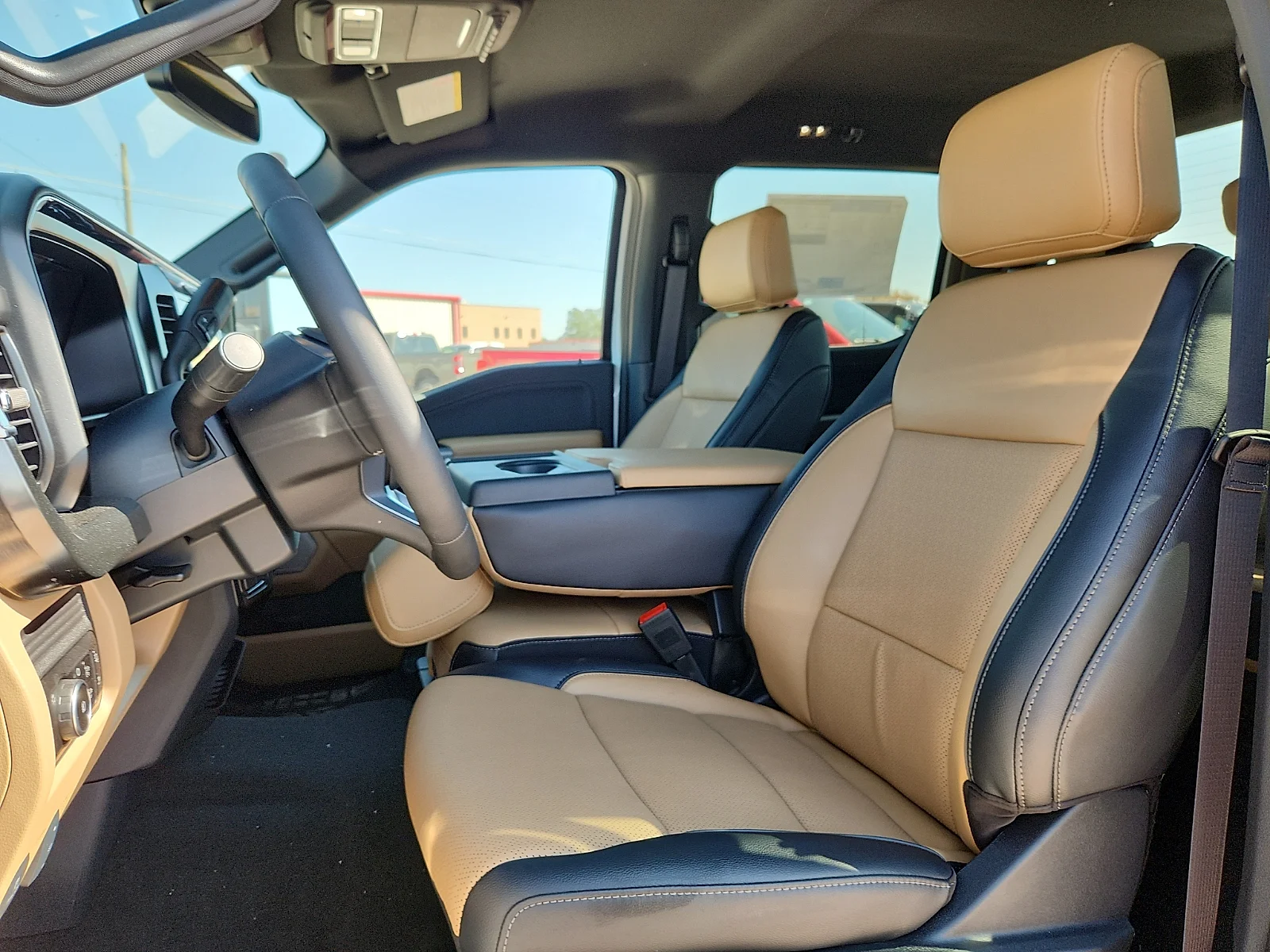 New 2026 Oxford White Ford Lariat image 17