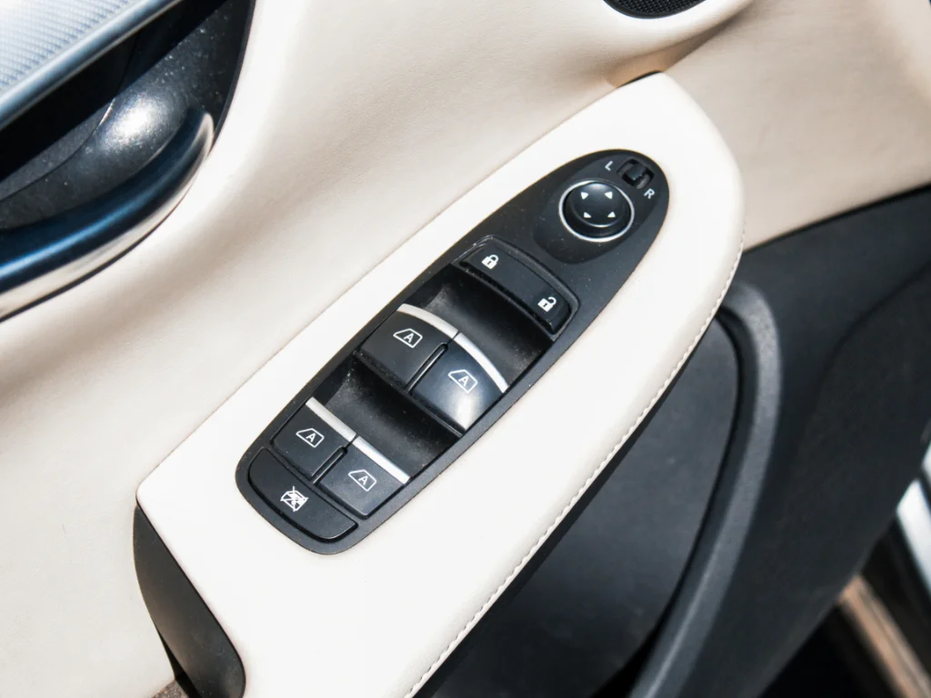 Used 2019 Graphite Shadow INFINITI ESSENTIAL image 9