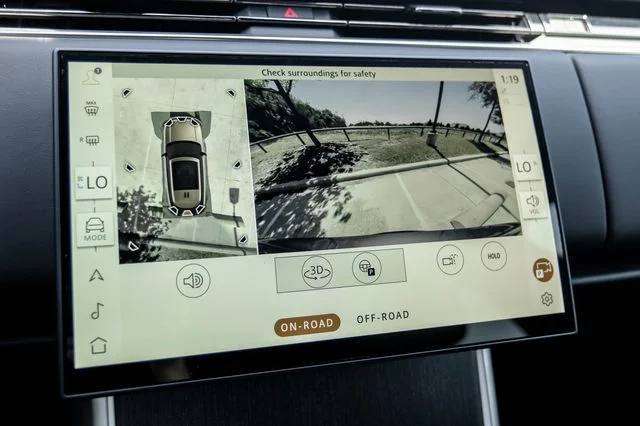 New 2026  Land Rover SE image 28