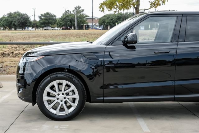 Used 2025 Black Land Rover SE image 13
