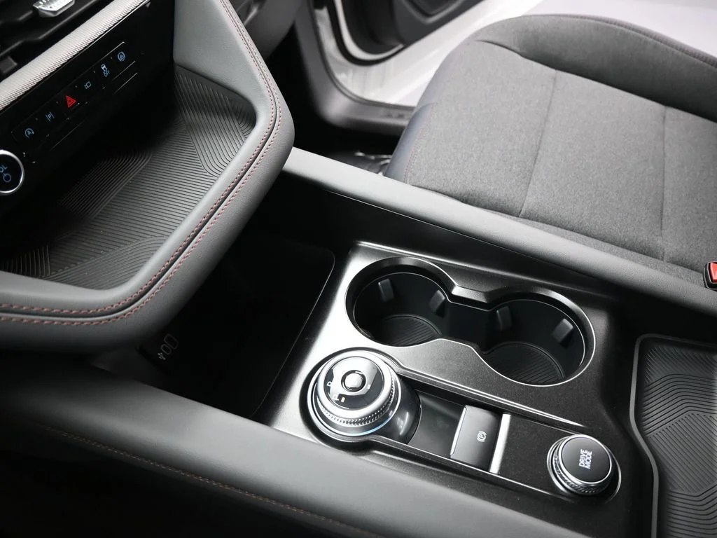 New 2026 Star White Metallic Tri-Coat Ford Active image 15