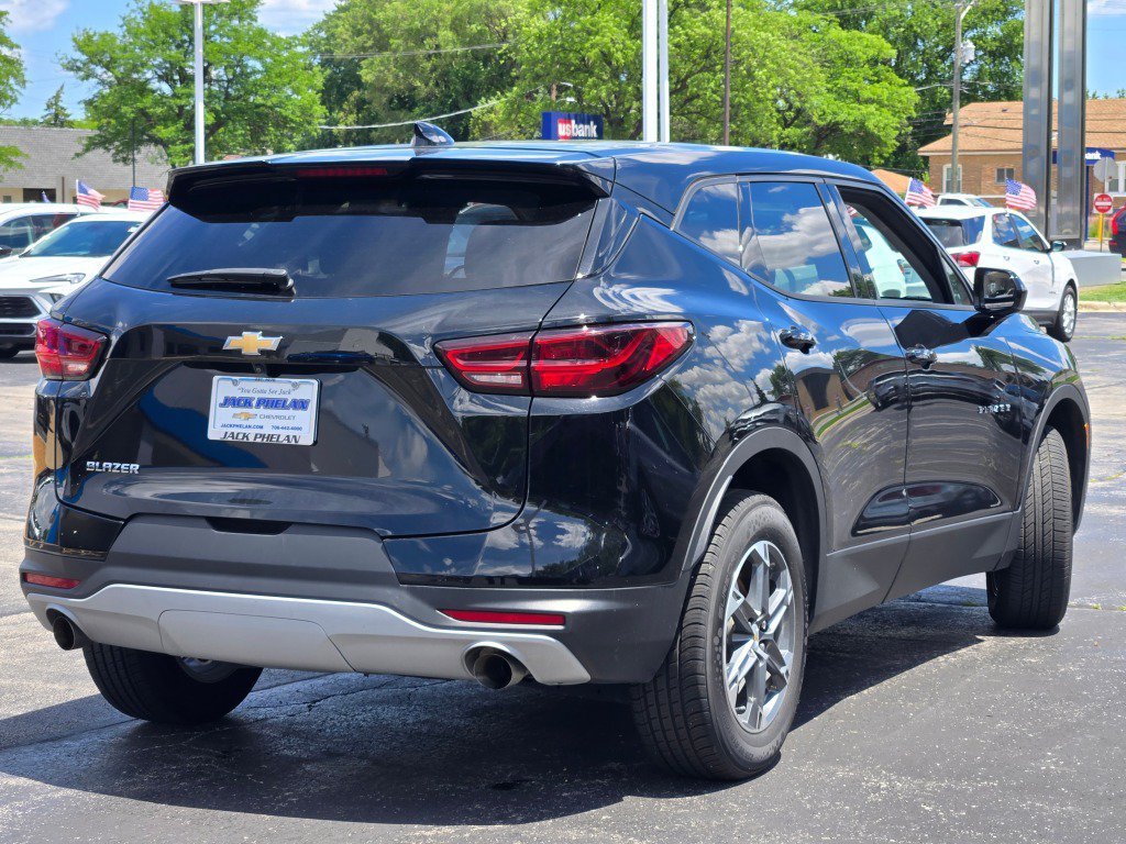 Used 2025 Black Chevrolet 2LT image 12