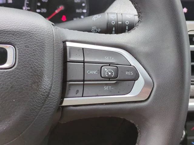 Used 2024 Gray Jeep Latitude image 24