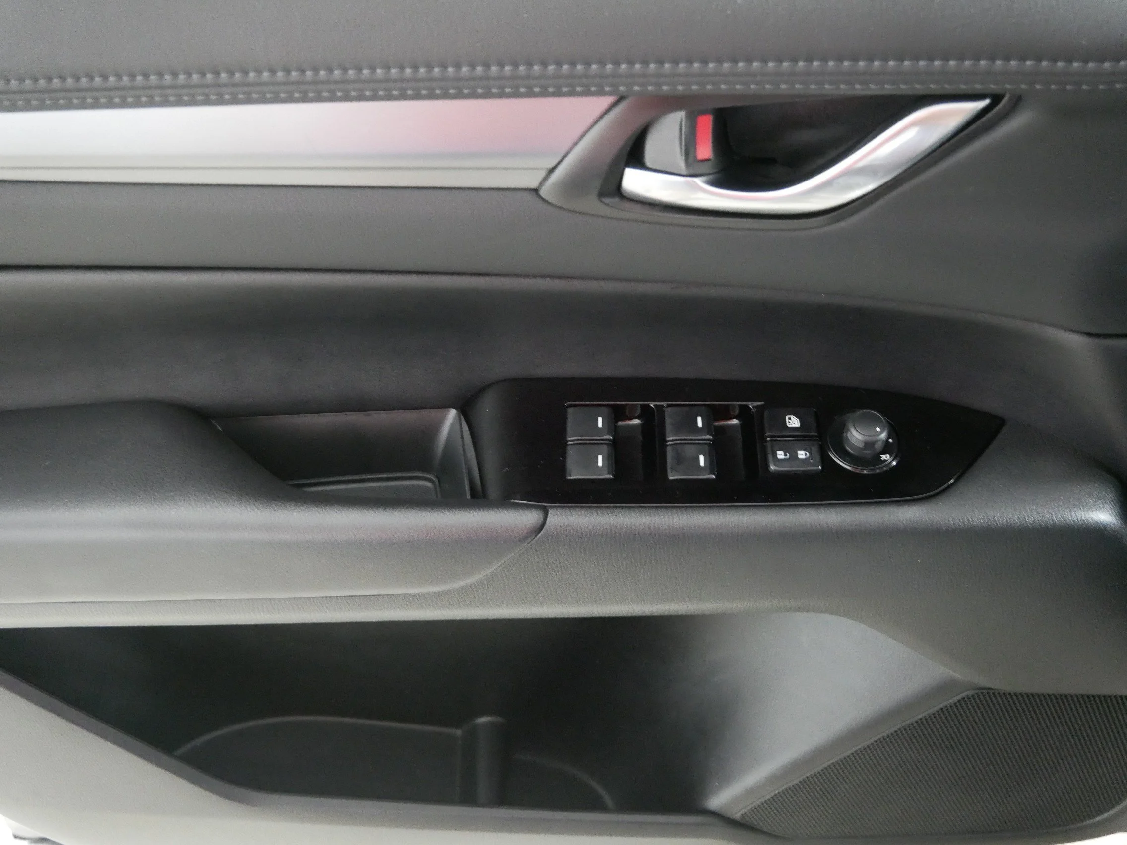 Used 2025 Platinum Quartz Metallic Mazda 2.5 S Select Package image 19