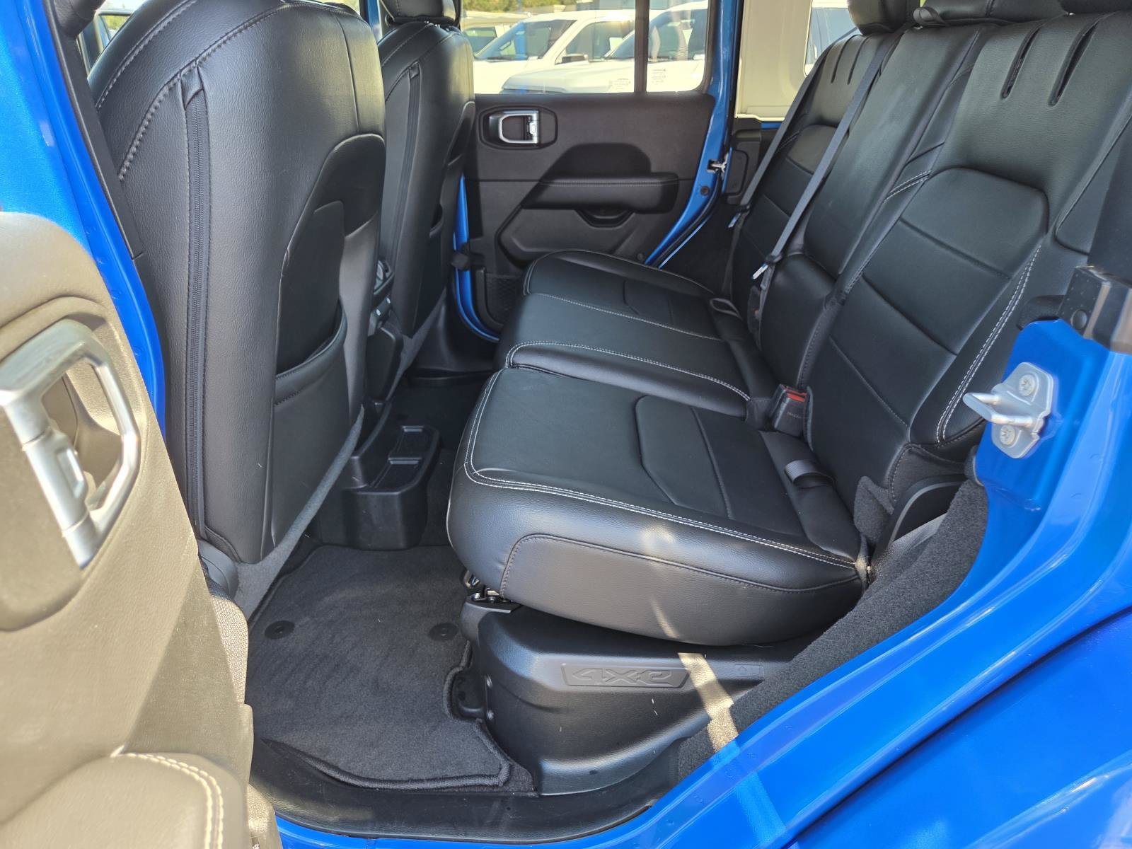 Used 2023 Hydro Blue Pearlcoat Jeep Sahara image 13