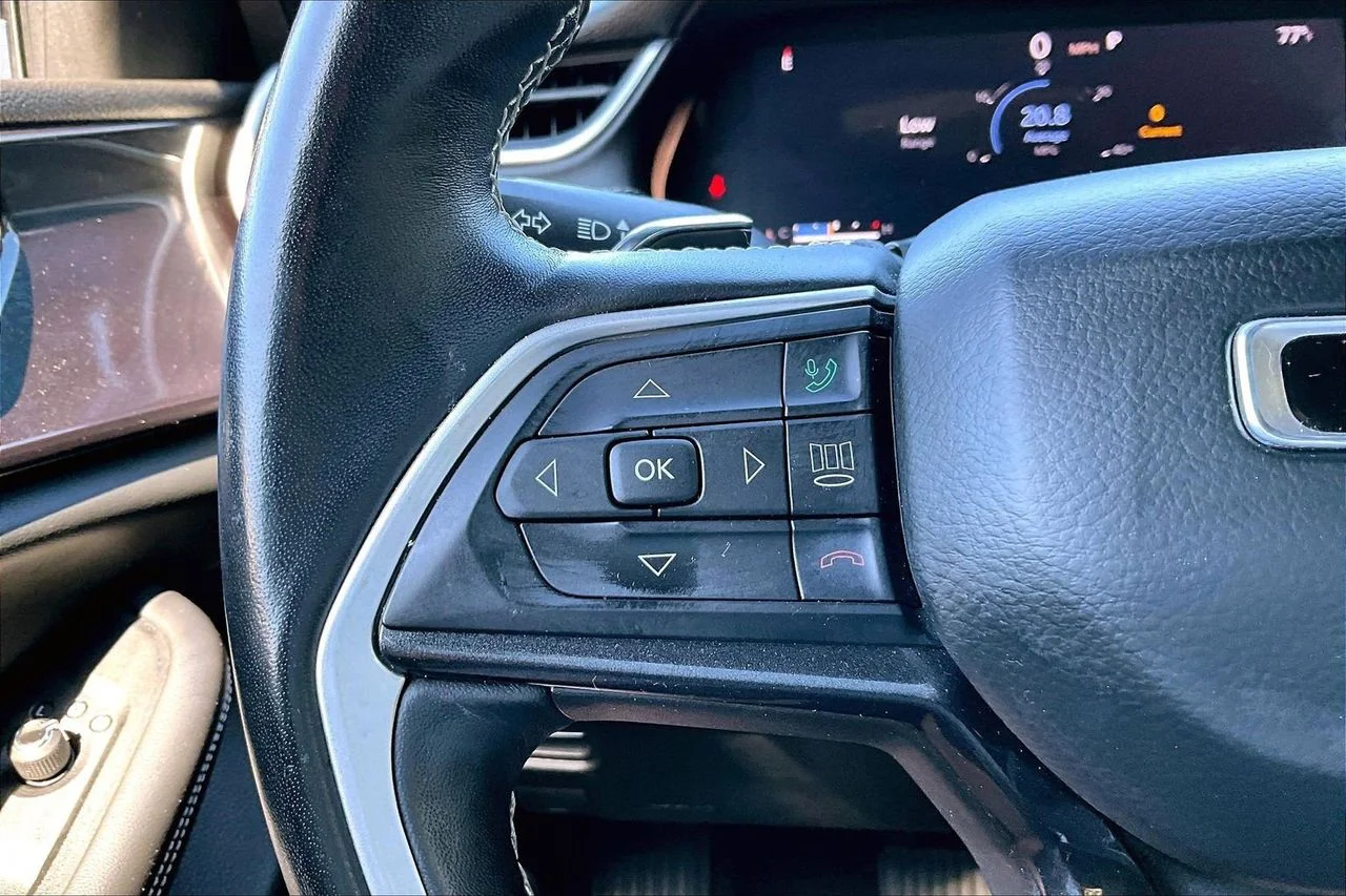 Used 2021 Gray Jeep Altitude image 28