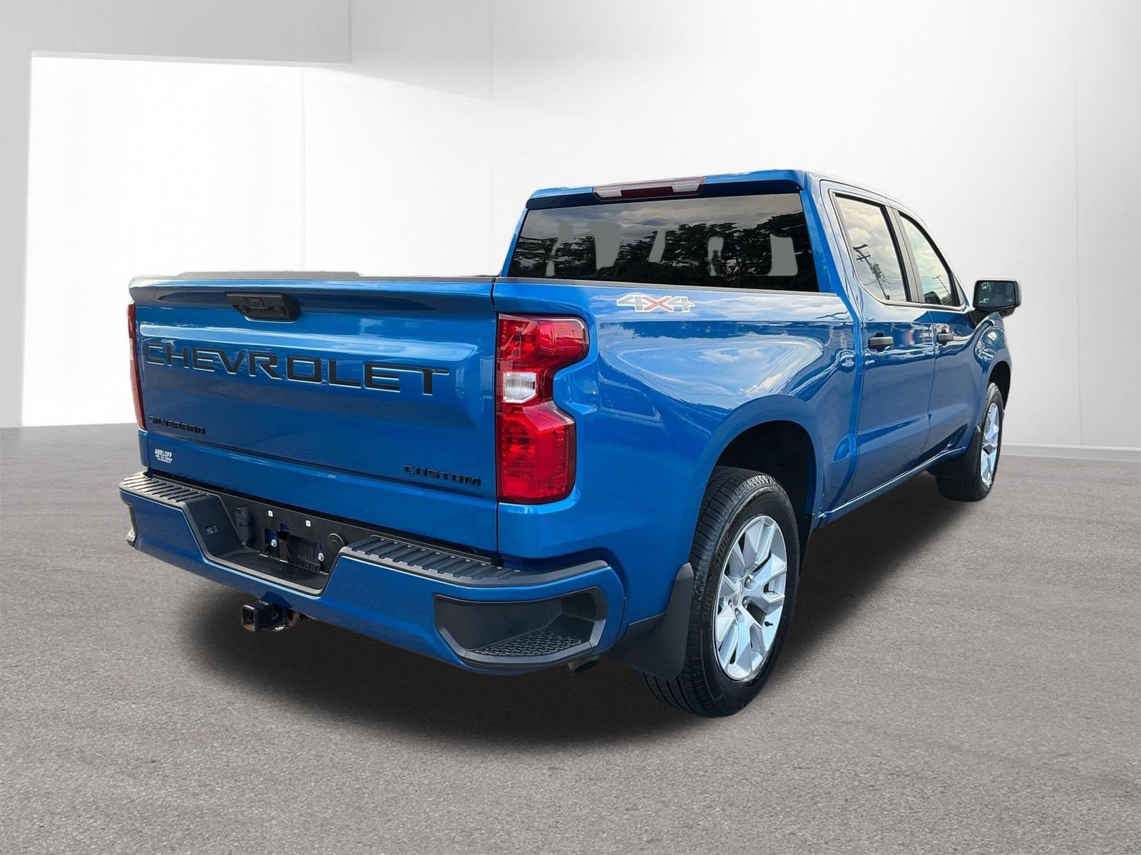Used 2022 Glacier Blue Metallic Chevrolet Custom image 3