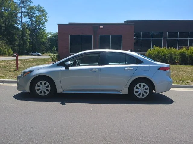Used 2022 Silver Toyota L image 10