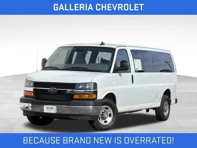 2024 Chevrolet Express 3500 LT Extended's photo
