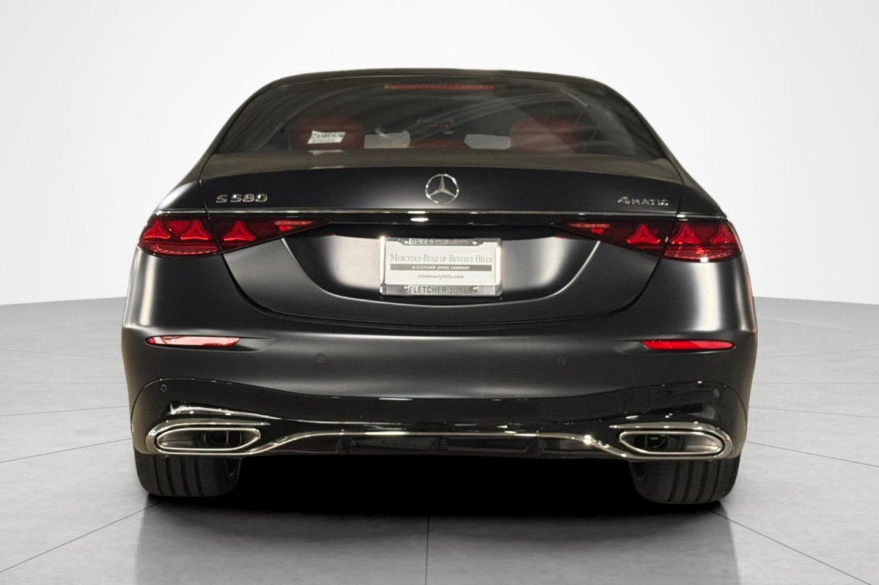 New 2027 MANUFAKTUR Night Black Magno Mercedes-Benz S 580 4MATIC® Sedan image 4