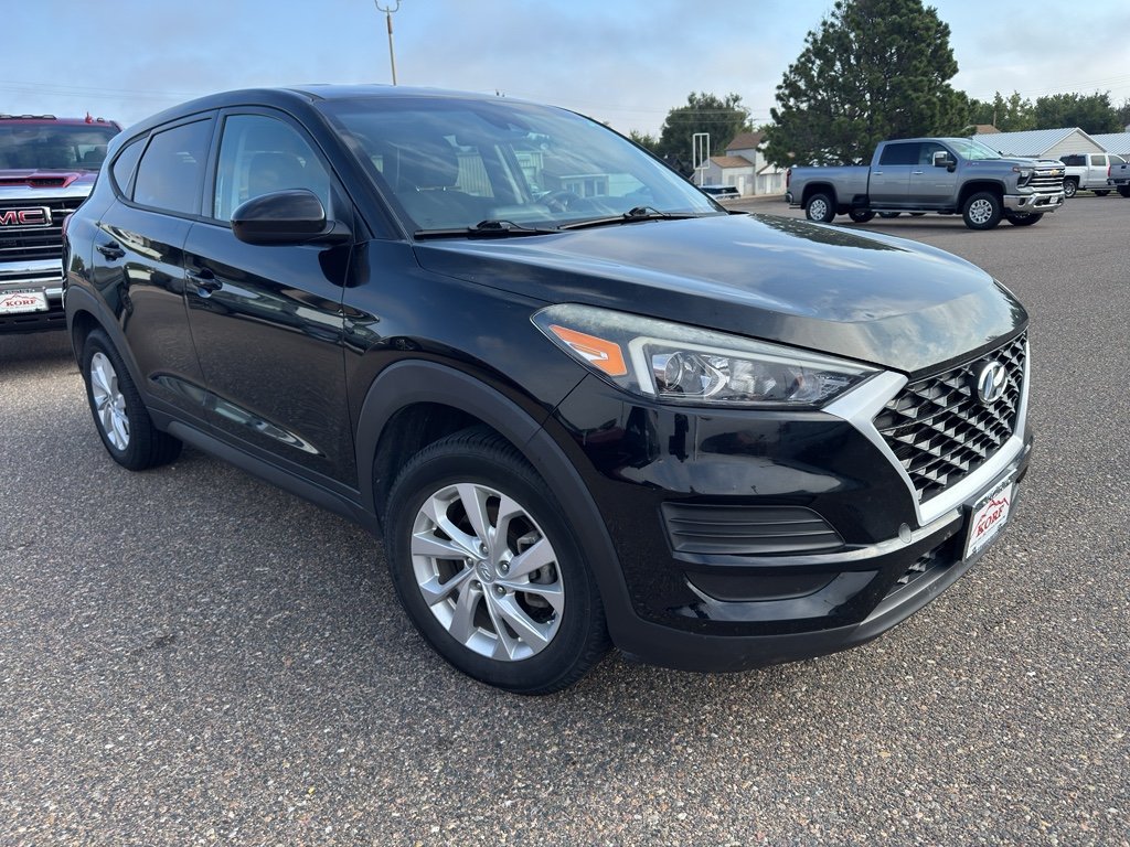 Used 2019 Black Noir Pearl Hyundai SE image 4