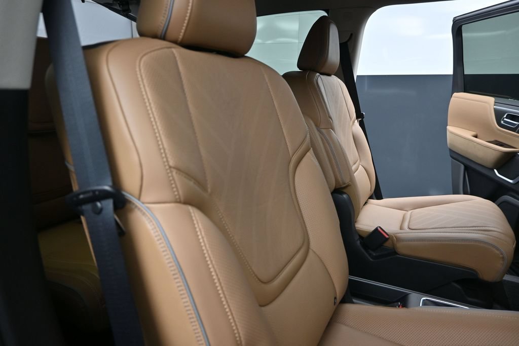New 2027 BLACK OBSIDIAN INFINITI Luxe 2WD image 13