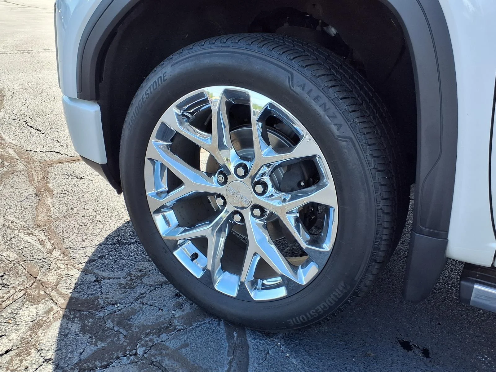 Used 2019 White GMC Denali image 19