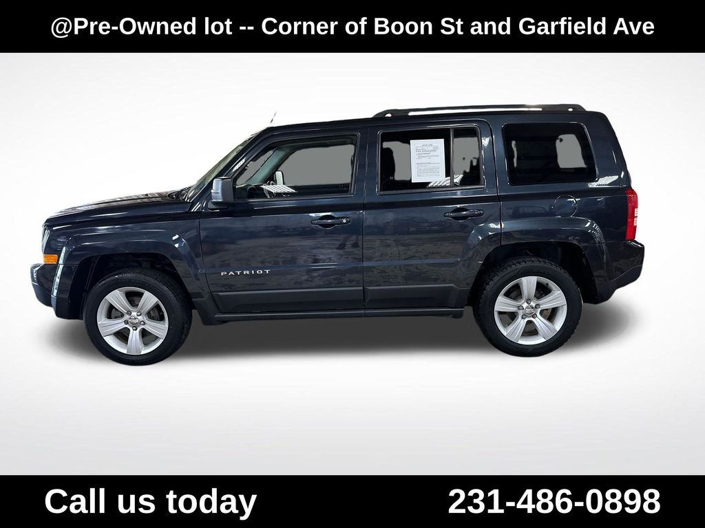 Used 2014 Gray Jeep Latitude image 2