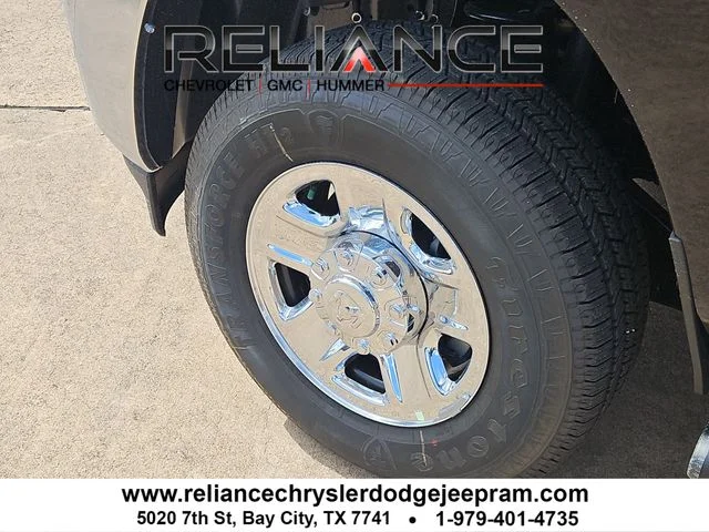 New 2026 Diamond Black Crystal Pearl-Coat Exterior Paint RAM Tradesman image 8
