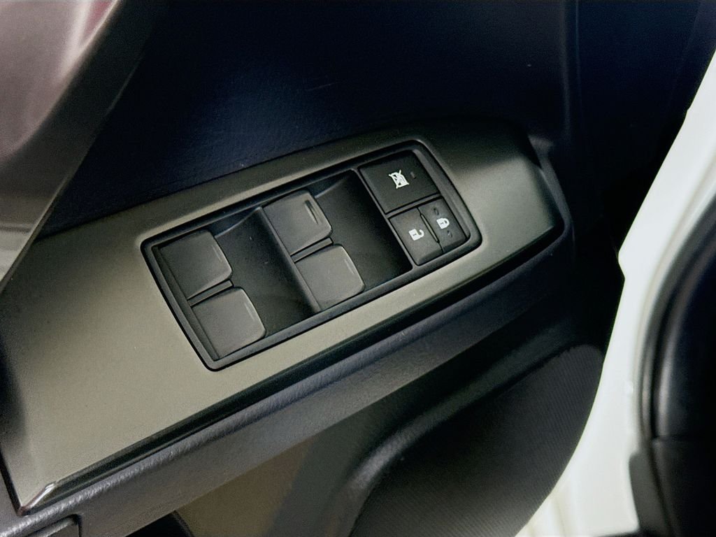 Used 2022 Starfire Pearl Lexus Base image 18