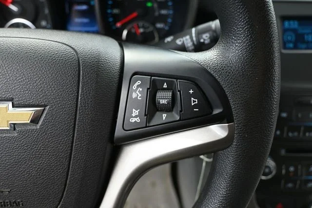 Used 2015 White Chevrolet LS image 21