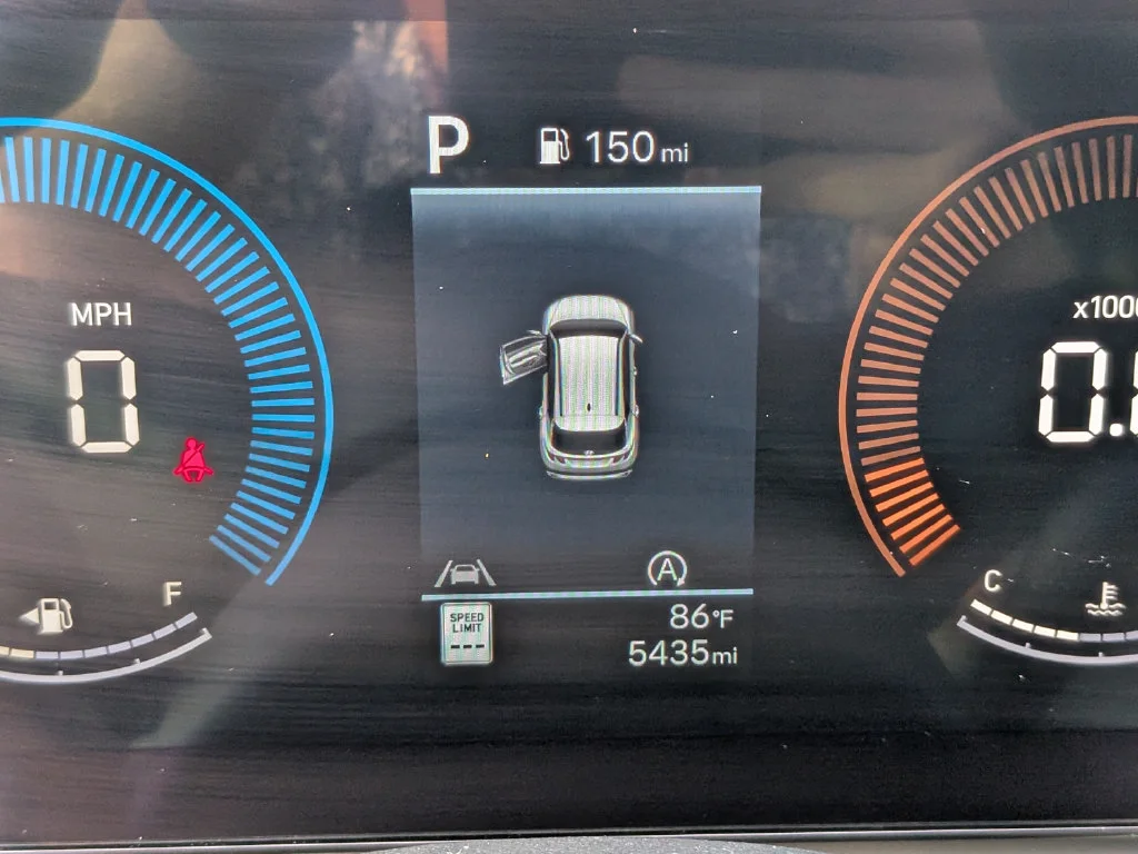 Used 2025 Silver Hyundai SE image 30