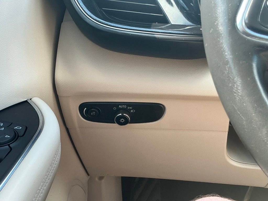 Used 2021 CINNABAR METALLIC Buick Essence image 24