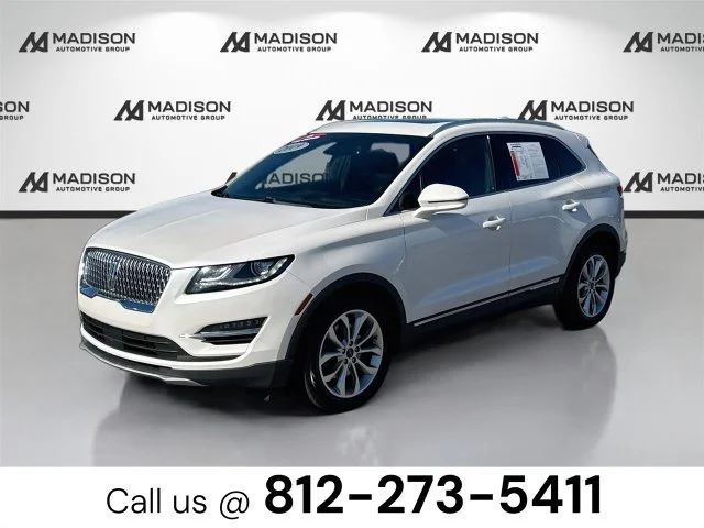 Used 2019 White Lincoln Select image 1
