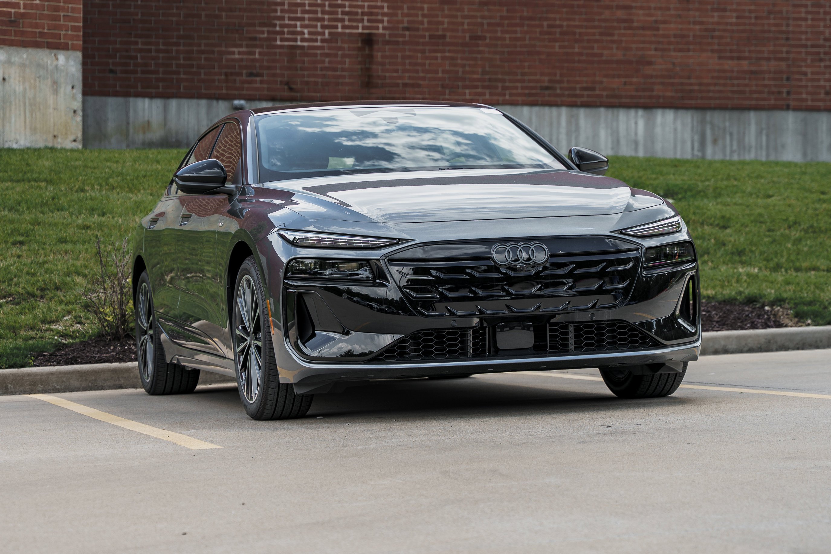 New 2027 Daytona Gray Pearl Effect Audi Premium Plus image 1
