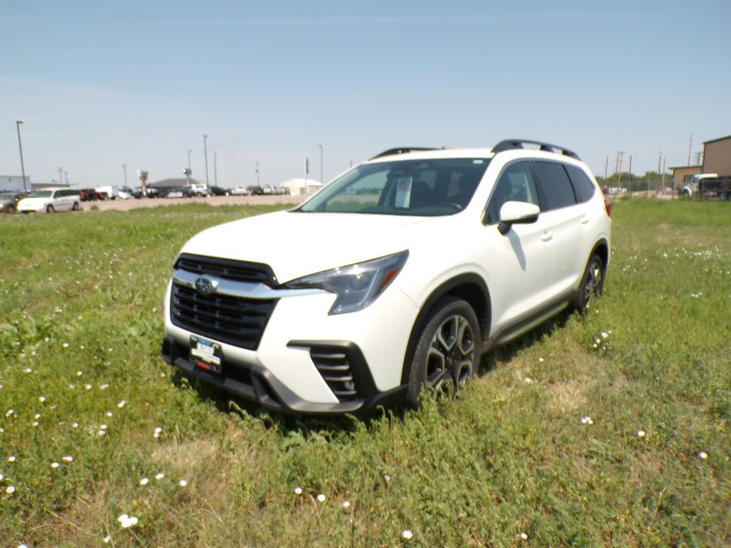 Used 2023 Crystal White Pearl Subaru Limited image 8