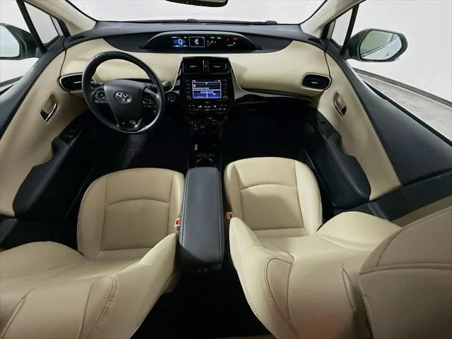 Certified Used 2022 WIND CHILL PEARL Toyota  image 24