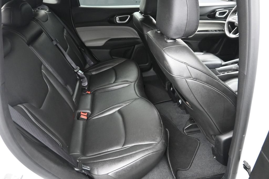Used 2025 White Jeep Limited image 10