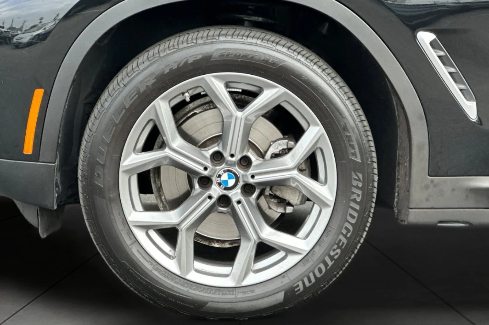 Used 2023 Black Sapphire Metallic BMW sDrive30i image 26
