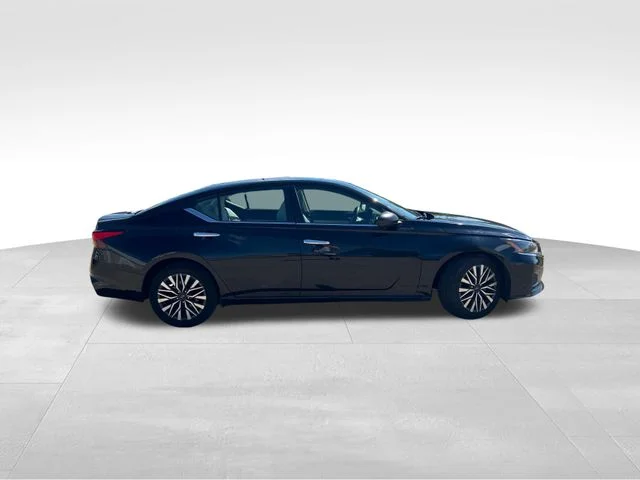 Used 2024 Black Nissan 2.5 SV image 11