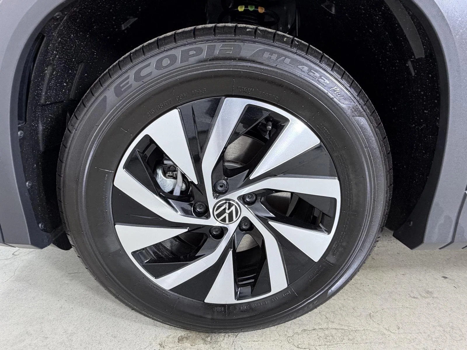 New 2026 Deep Black Pearl Volkswagen S image 11
