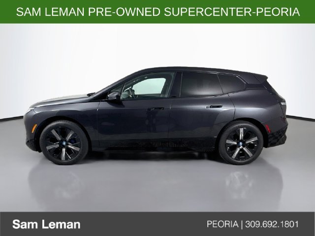 Used 2025 Gray BMW xDrive50 image 4