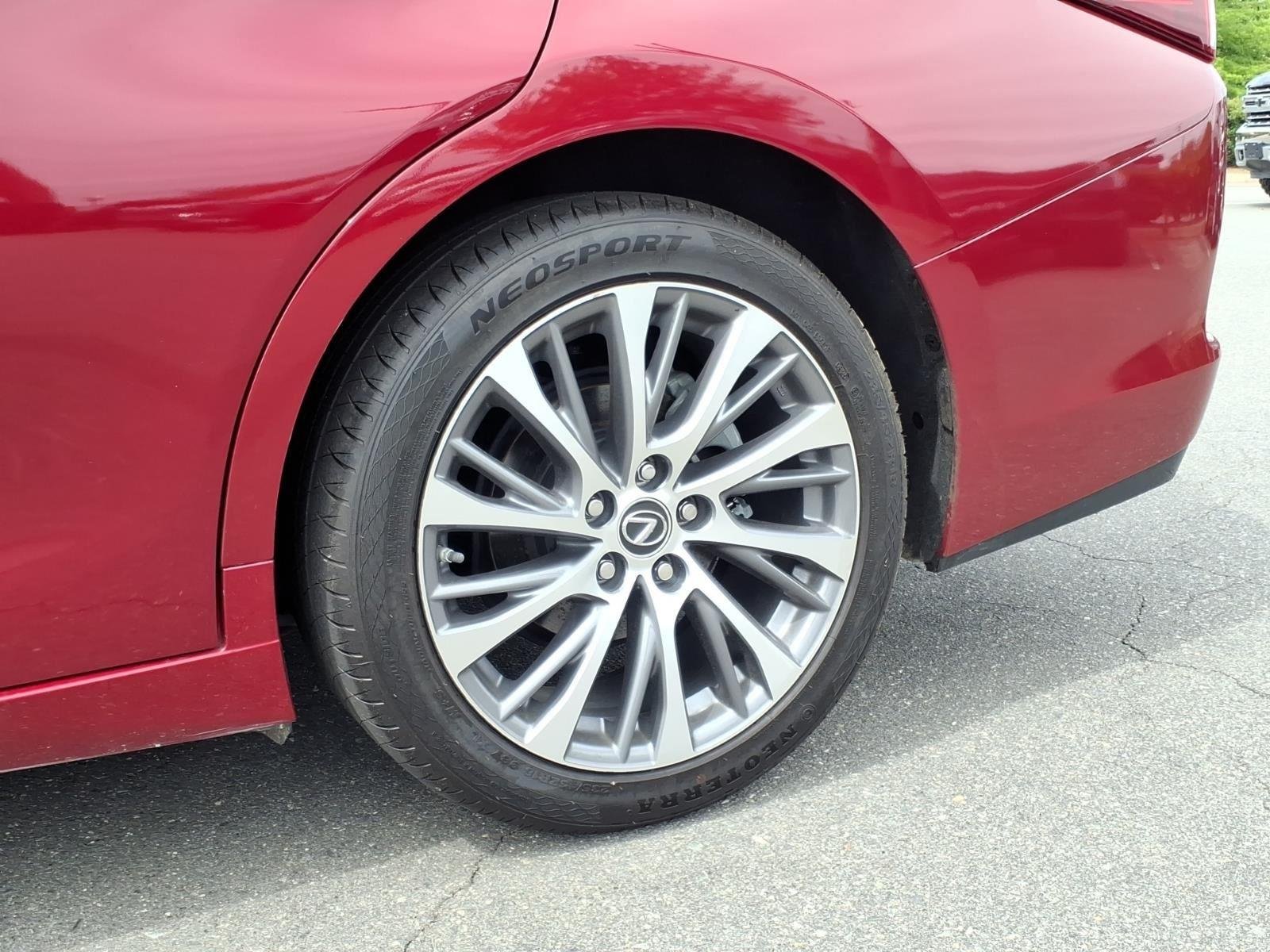 Used 2020 Matador Red Mica Lexus ES 350 image 13