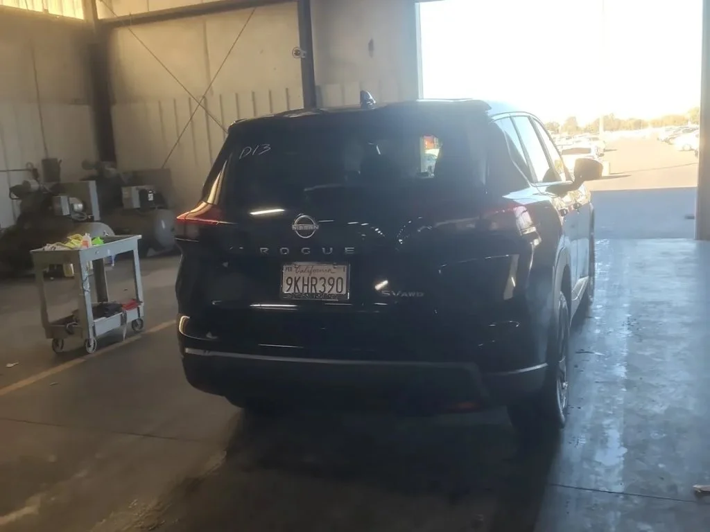 Used 2024 Super Black Nissan SV image 4