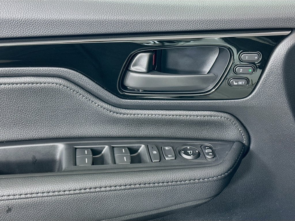 2026 Honda Odyssey Touring - Photo 17
