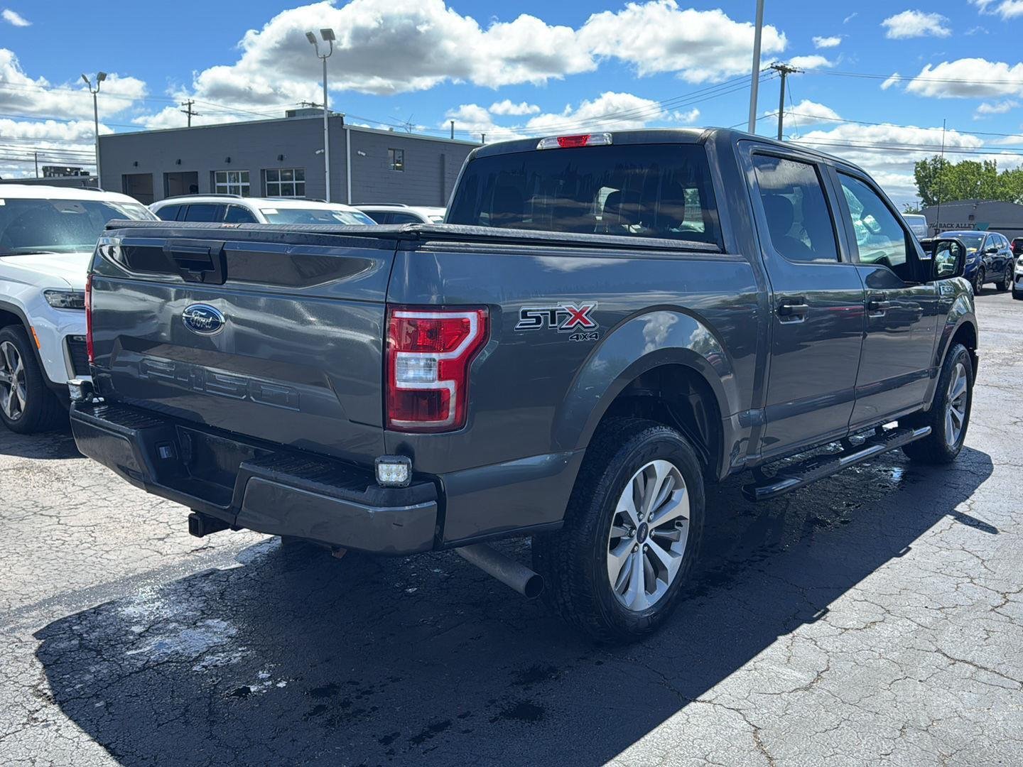 Used 2018 Magnetic Ford XL image 5