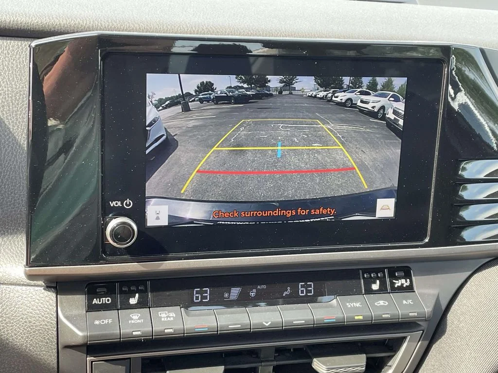 2025 Toyota Camry LE - Photo 23