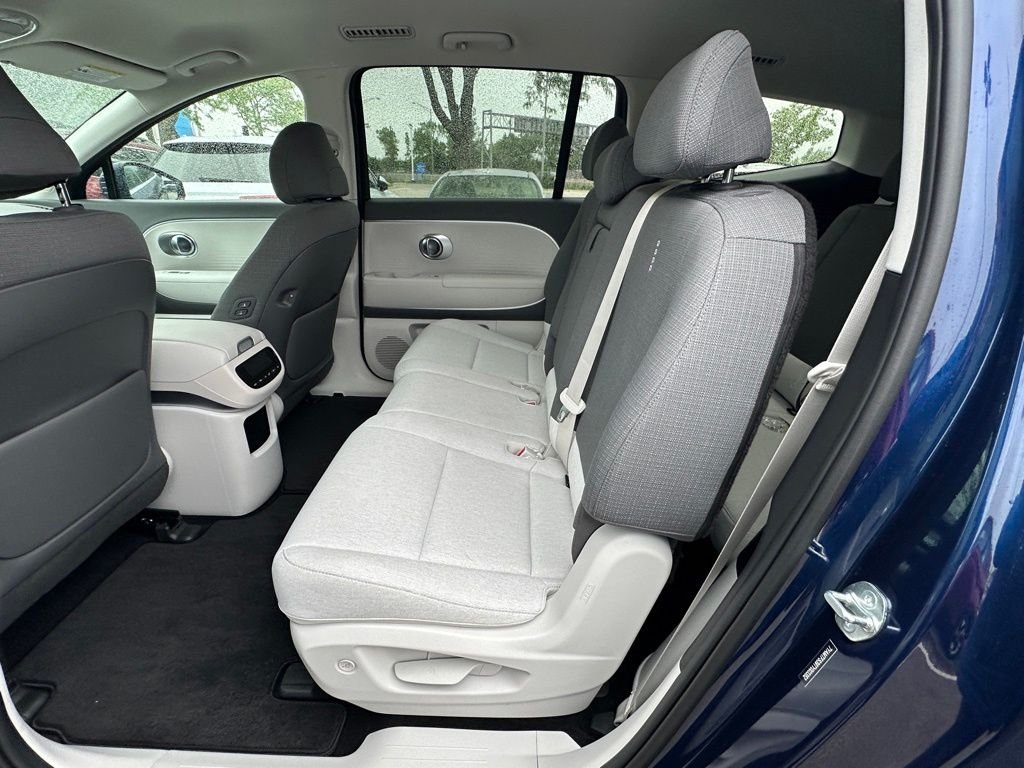 2026 Hyundai IONIQ 9 SE - Photo 12