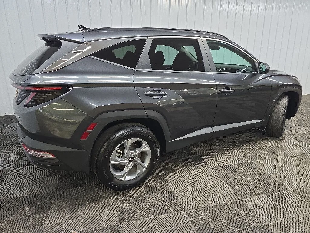 Used 2023 Gray Hyundai SEL image 3