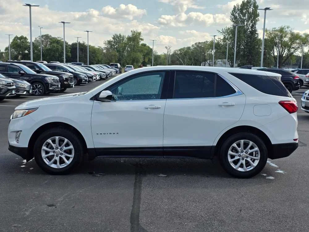 Used 2020 Summit White CHEVROLET TRUCK LT image 2