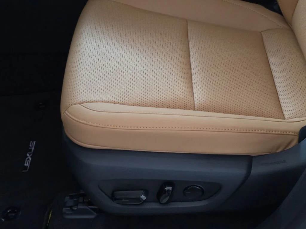 New 2026 Eminent White Pearl Lexus PREMIUM PLUS image 27