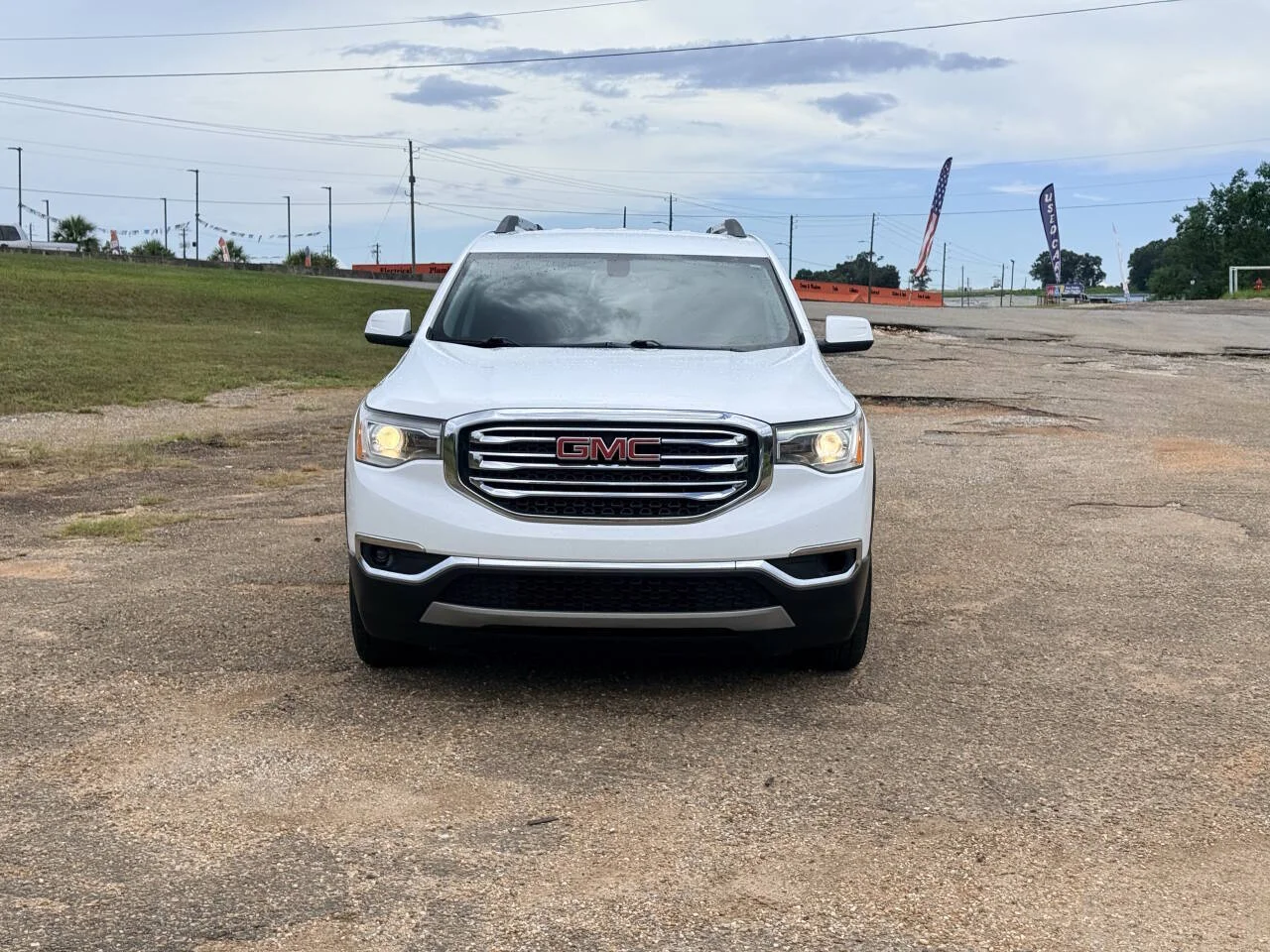 Used 2019 White GMC SLT 1 4dr SUV image 8