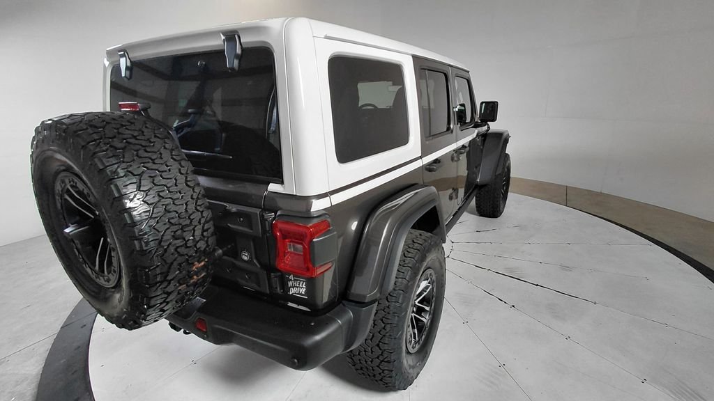 New 2026 Granite Crystal Metallic Clear-Coat Exterior Paint Jeep Rubicon X image 8