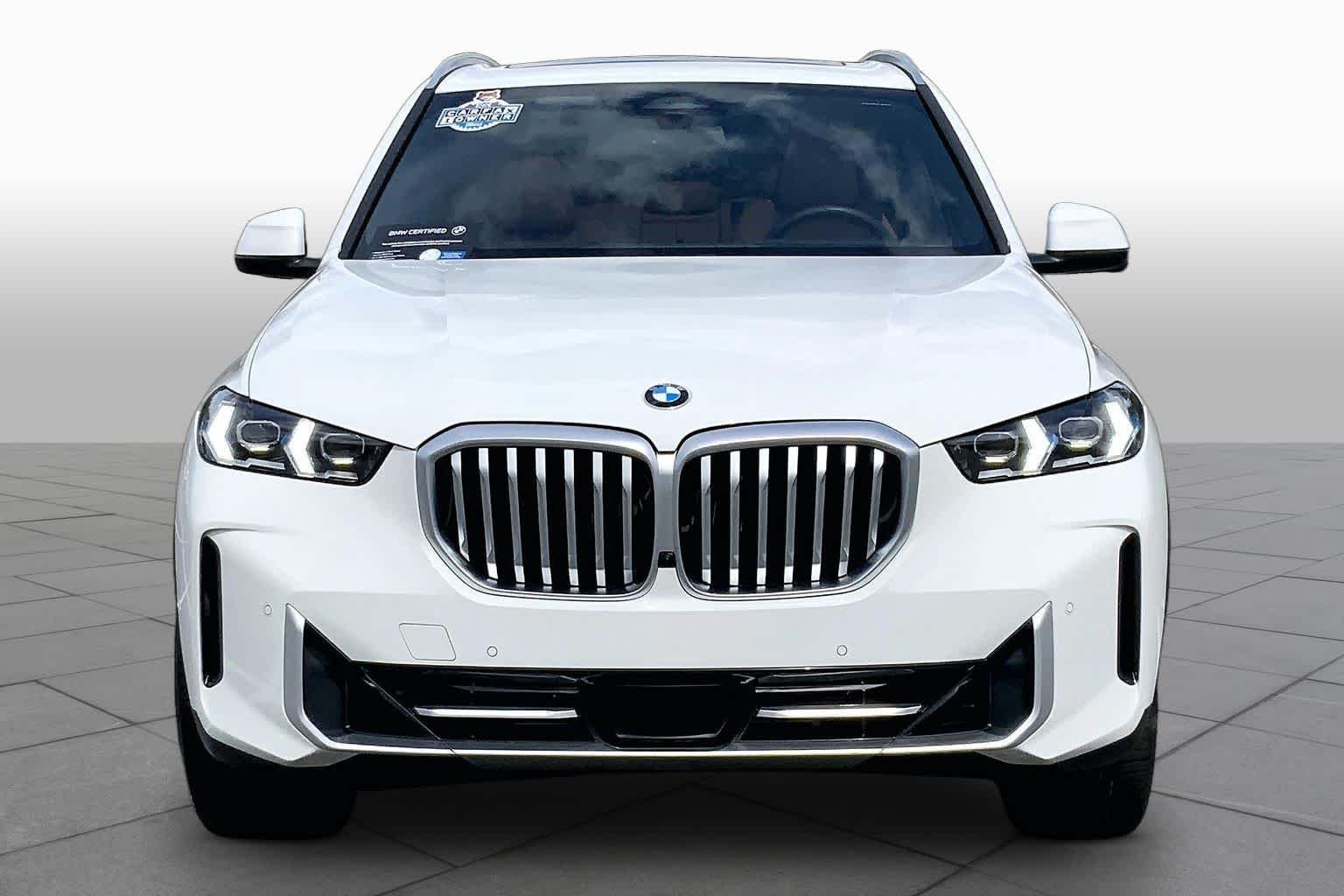 Certified Used 2024 Alpine White BMW xDrive40i image 3