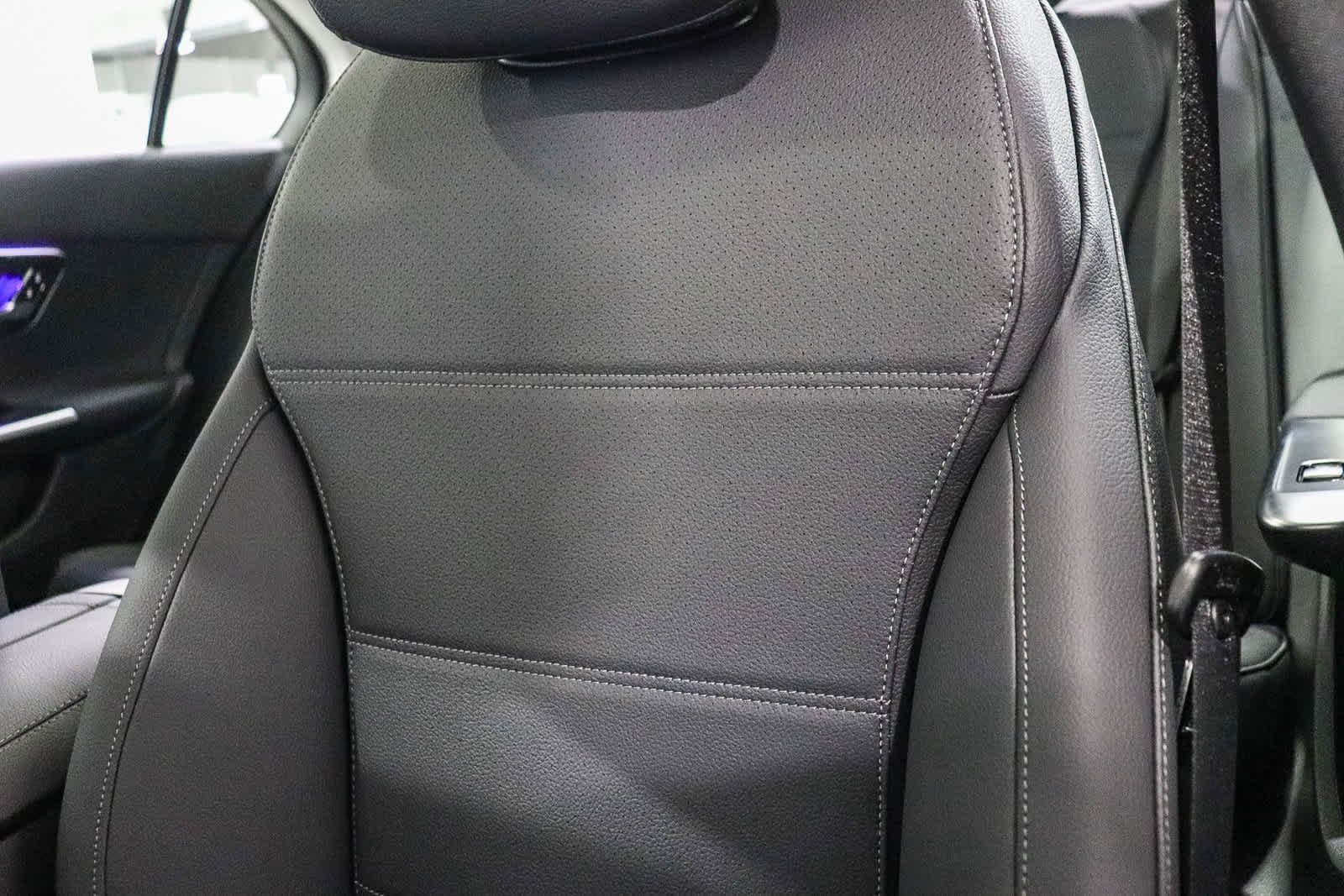 New 2026 MANUFAKTUR exclusive graphite grey magno Mercedes-Benz C 300 image 28