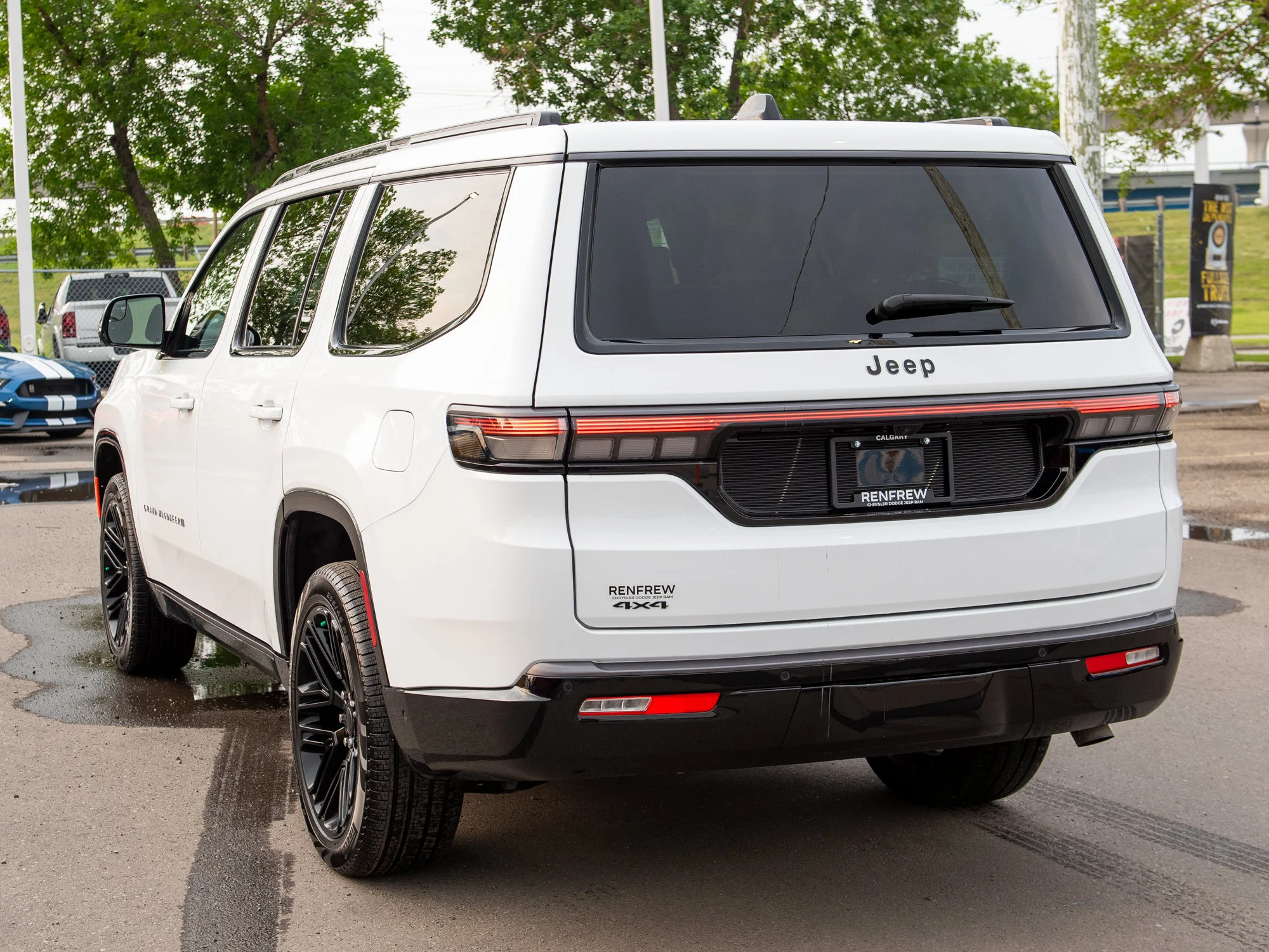 Certified Used 2026 White Jeep Limited Reserve* Twin-Turbo | 420 HP | Apple CarPlay | HD Trailer Tow | Running Boards image 13
