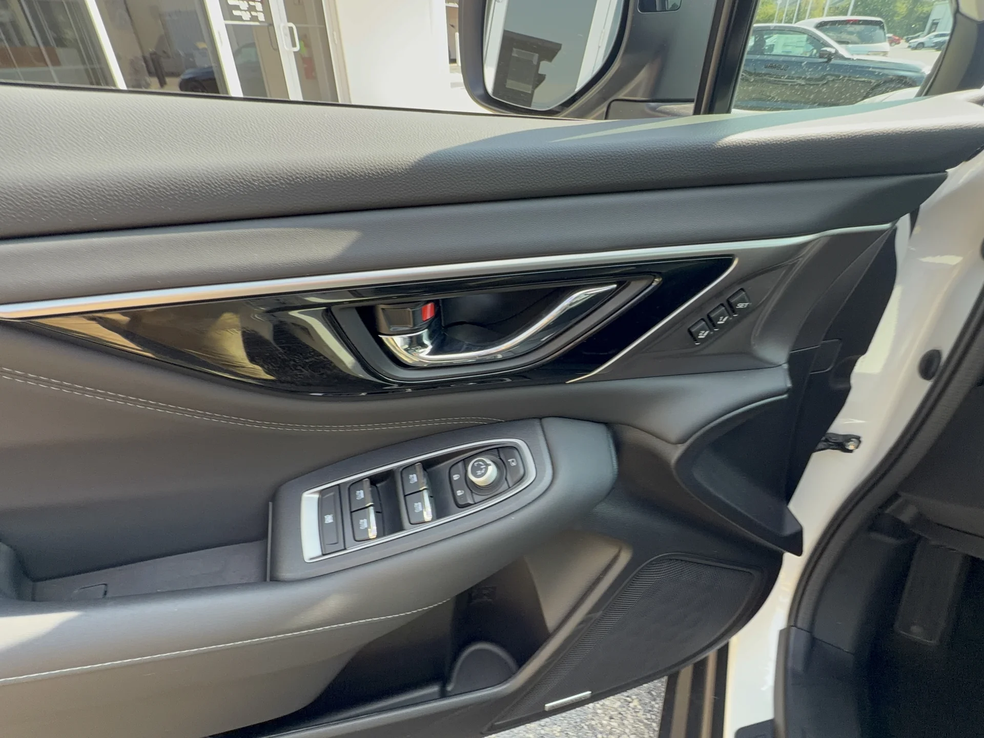 Used 2025 Crystal White Pearl Subaru Touring XT image 9